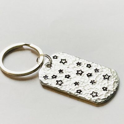 HAMMERED STAR KEY RING